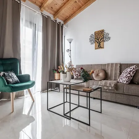 Phaedrus Living: Luxury Residences Cyan *